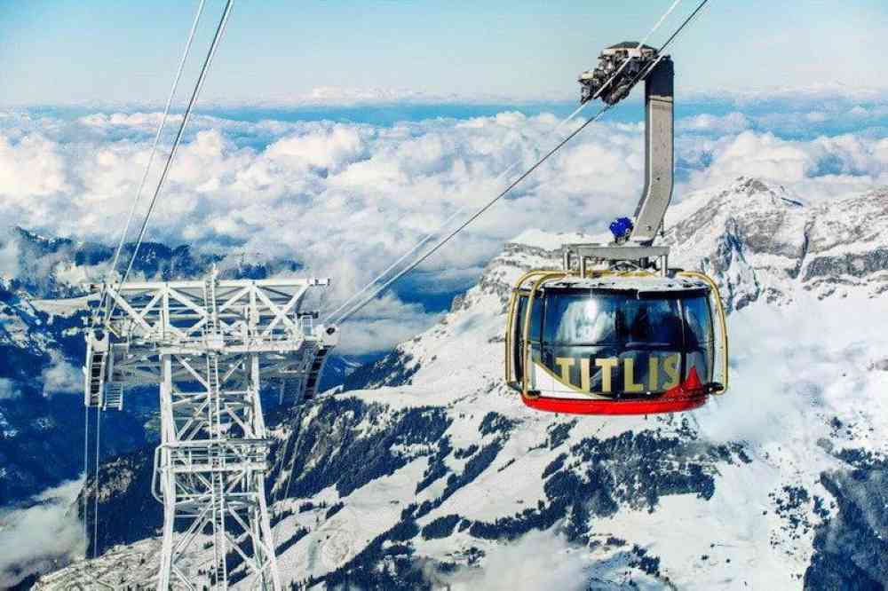 جبل «تيتليس» الجليدي بسويسرا: أول تليفريك دوار في العالم يستقبل الزوار مُجدداً