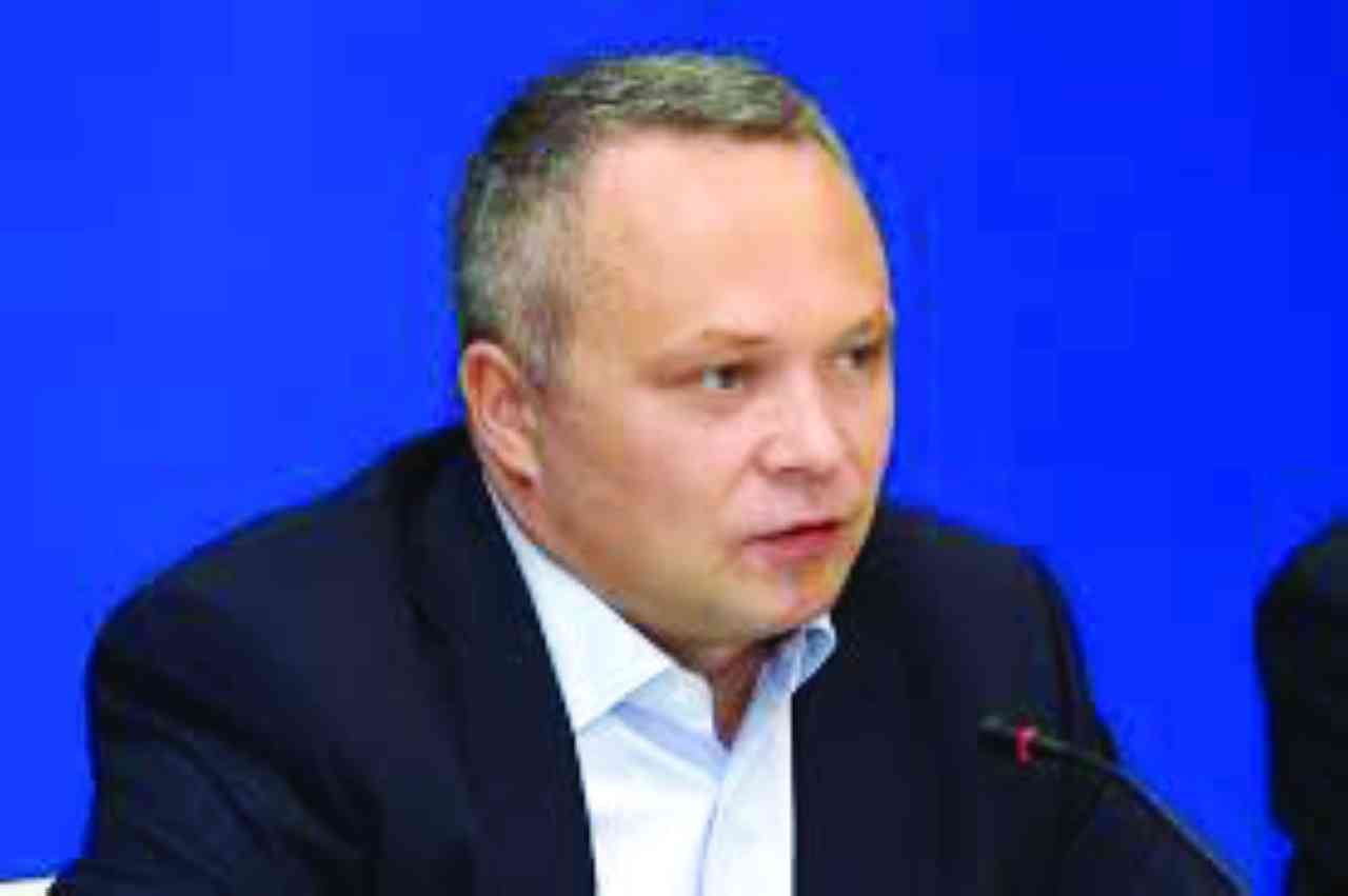 "قسطنطين كوستين"