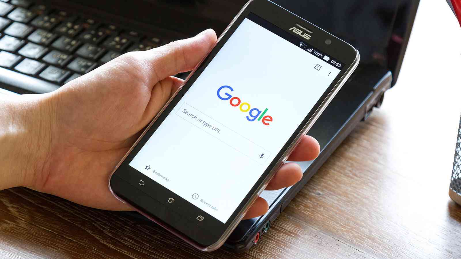 توقف تطبيقات «غوغل» على ملايين الهواتف