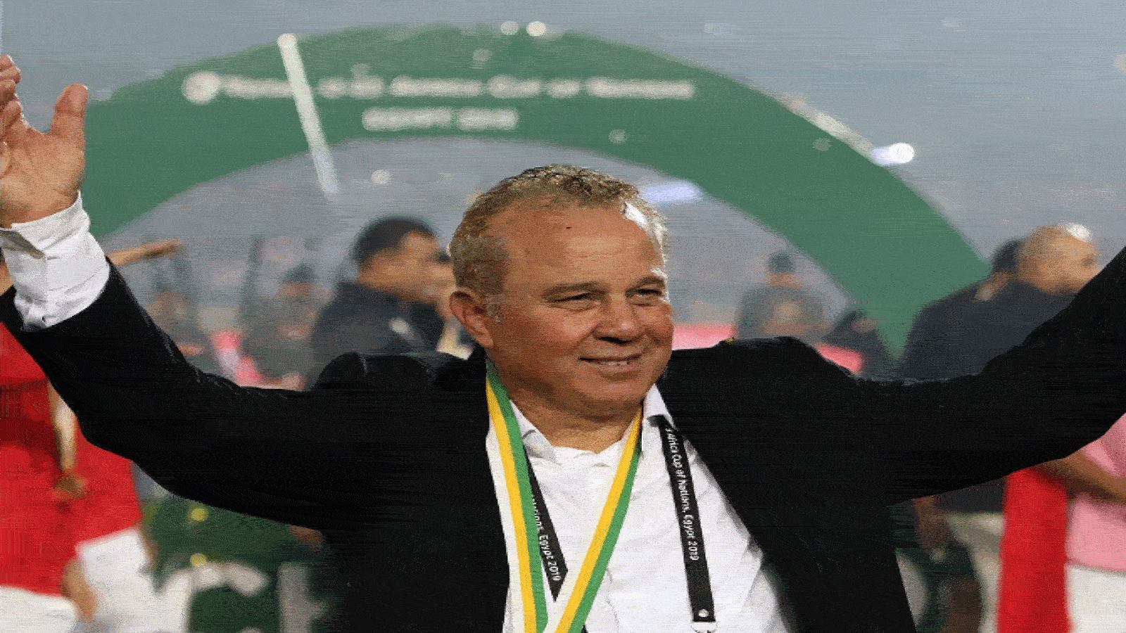 كم راتب شوقي غريب مع الأولمبي المصري؟