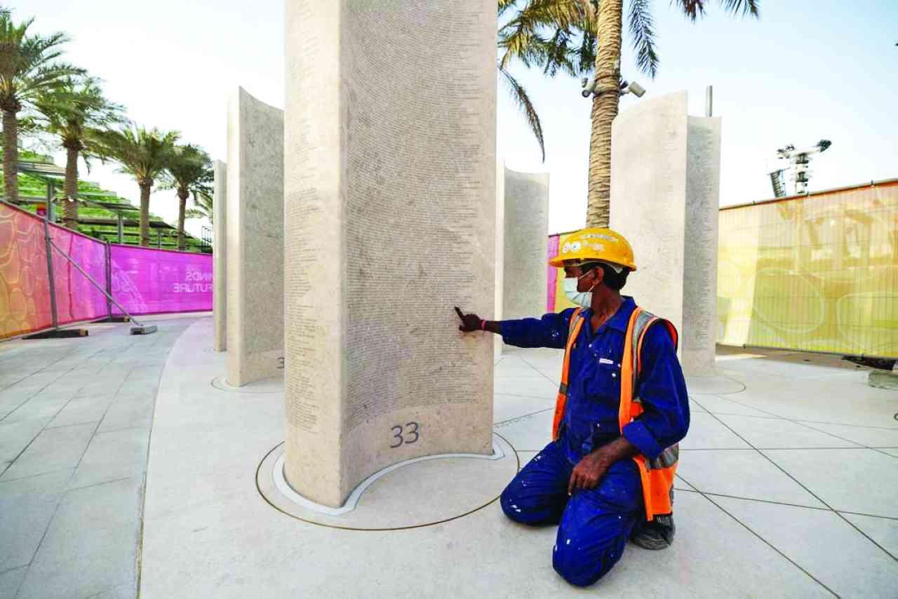 عمال: فخورون بالمشاركة في بناء «إكسبو»