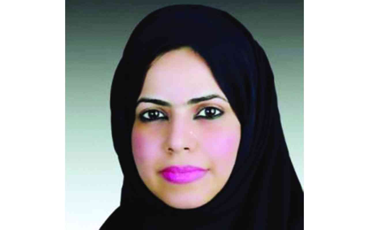 "فاطمة المزروعي"