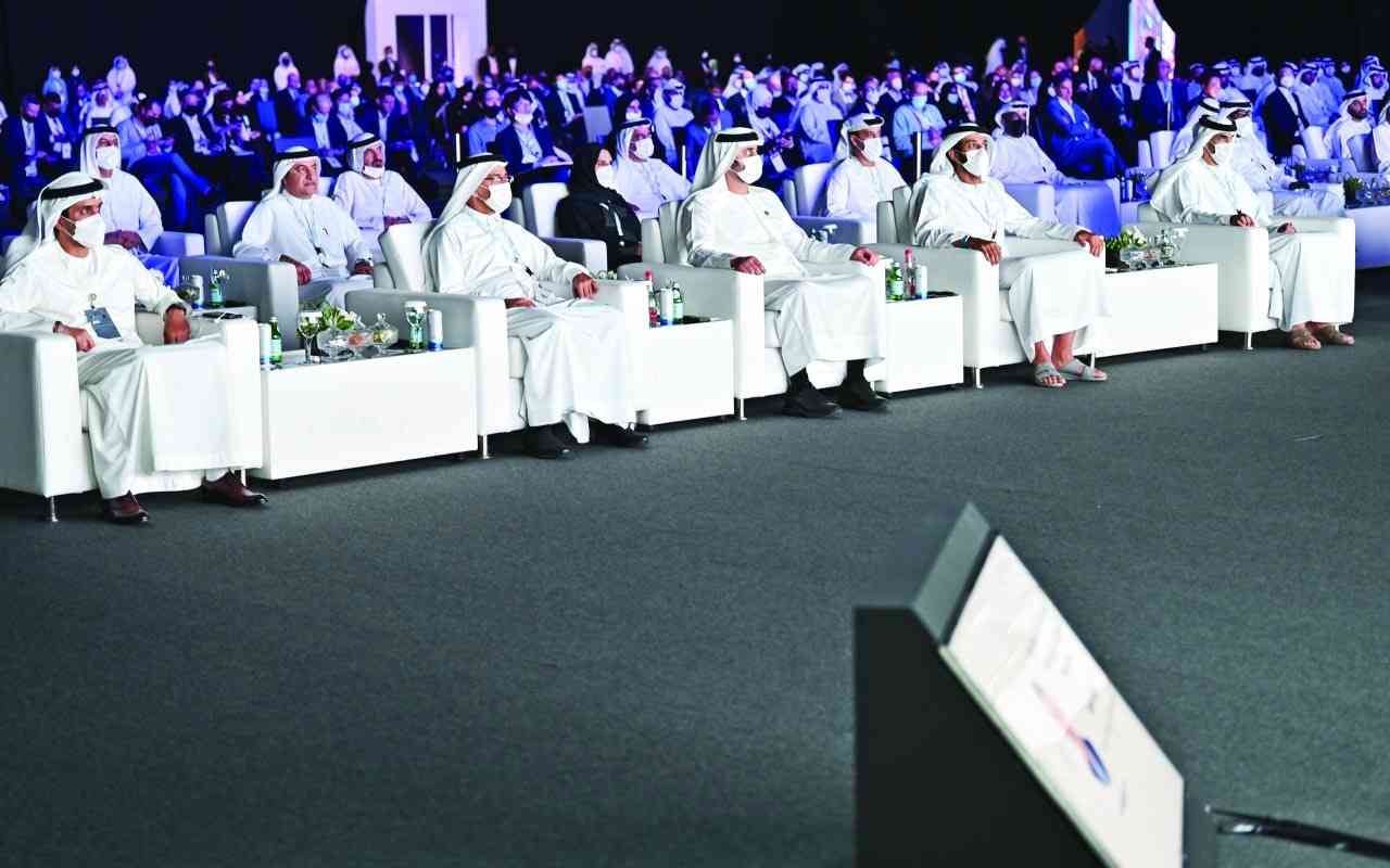 "مكتوم بن محمد وعبدالله بن طوق وثاني الزيودي وعبدالرحمن آل صالح وعبدالله البسطي"