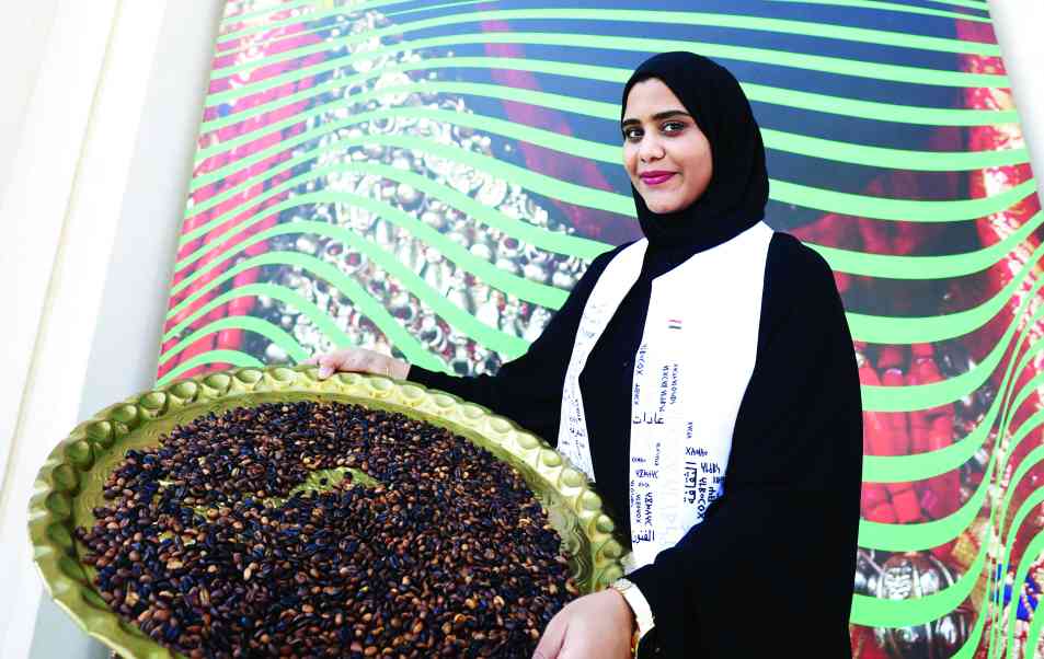 "» ابنة اليمن تعرض أجود أنواع القهوة"