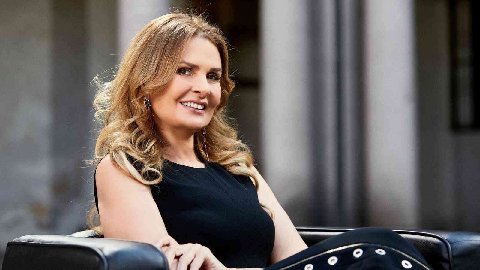 مدير مهرجان الجونة السينمائي يعتذر للفنانة يسرا