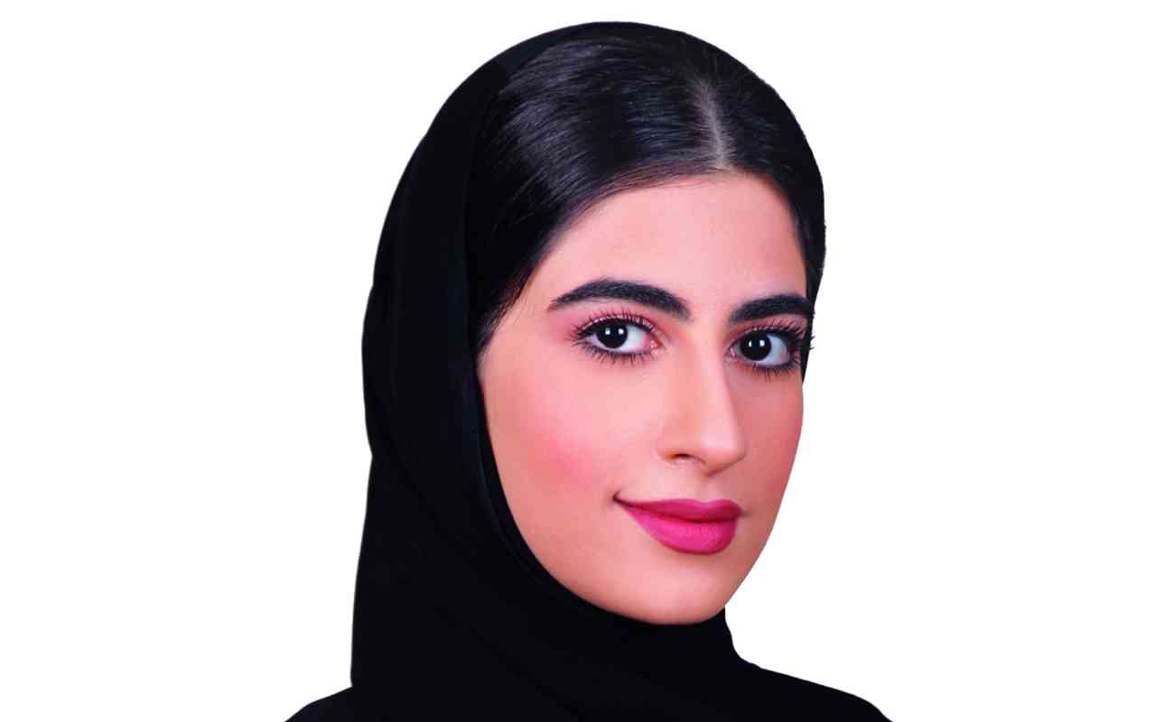 "فاطمة الملا"