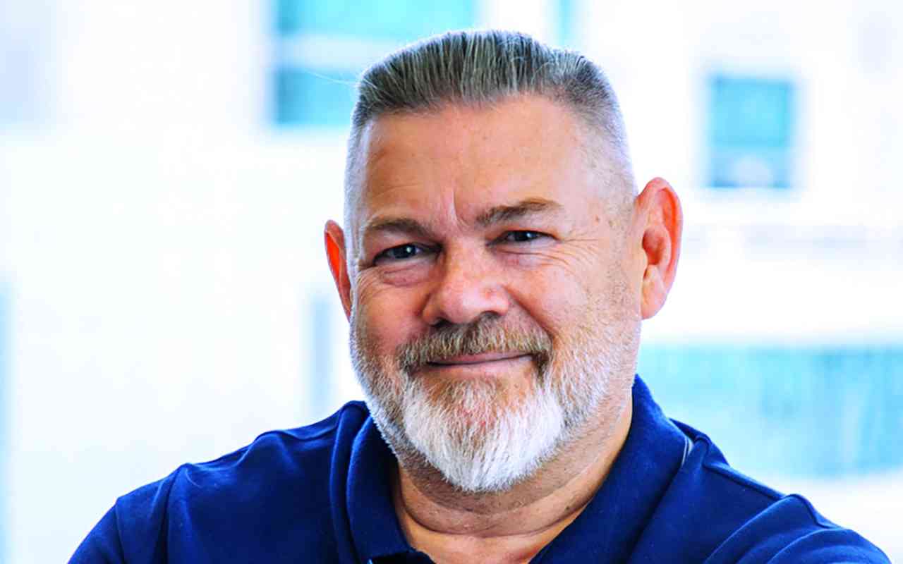 "أدريان بيكرينغ"