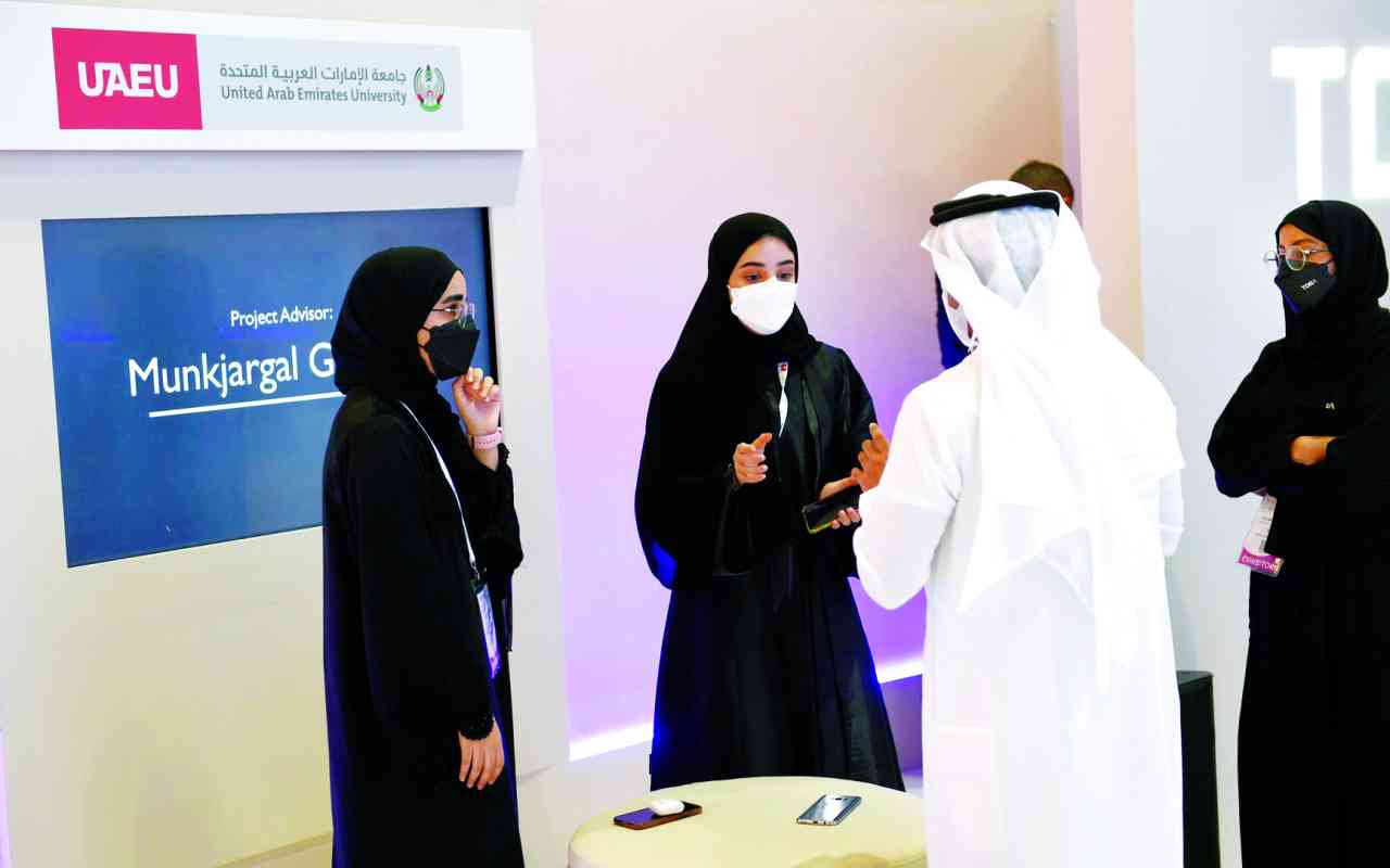 "طالبات الجامعة يستعرضن التقنيات | من المصدر"