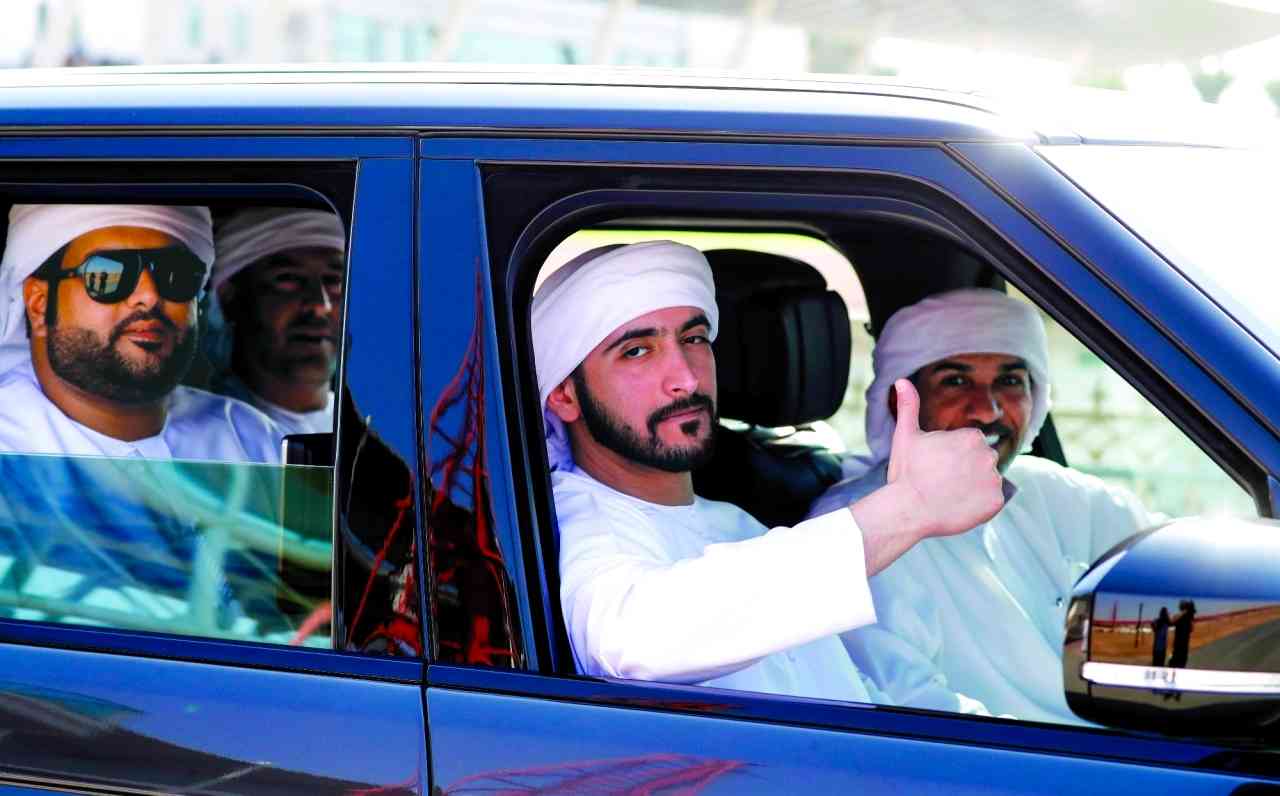 "مكتوم بن حمدان خلال متابعته الفعالية | البيان"