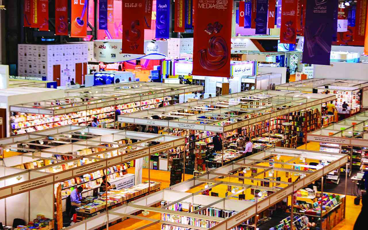 الفائز بـ«نوبل» قرنح ونخبة أدباء العالم في «الشارقة للكتاب»