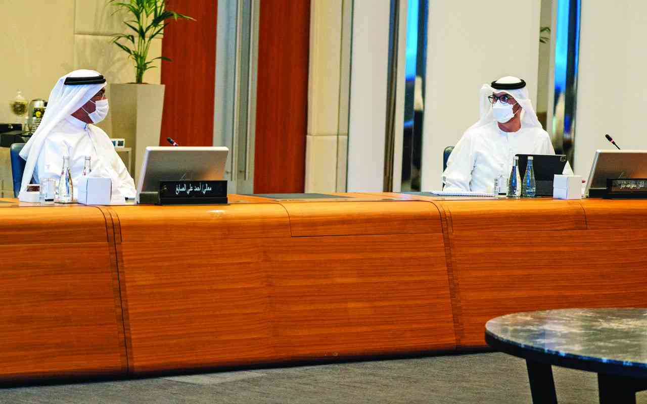 "سلطان الجابر وأحمد الصايغ خلال الاجتماع"
