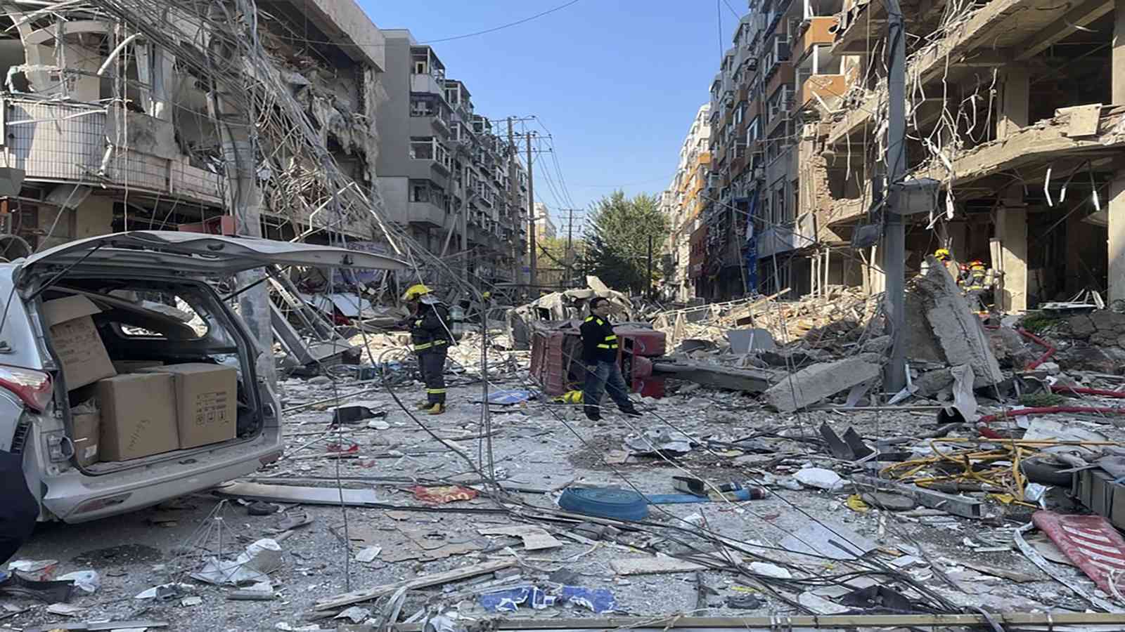 انفجار بمطعم يقتل 3 أشخاص ويهدم شارعاً في الصين.. فيديو