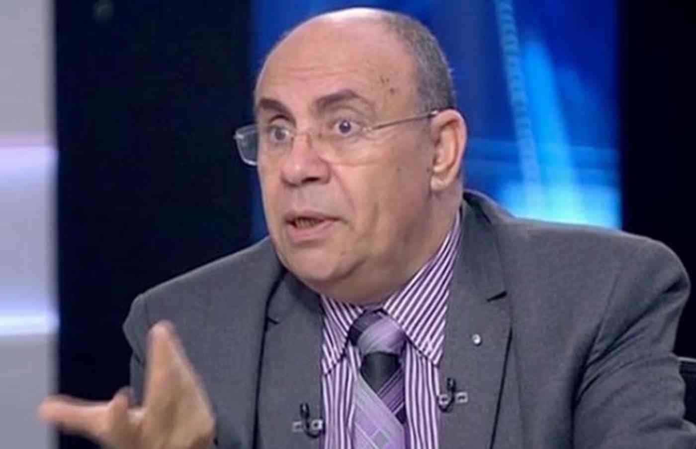 مبروك عطية يرد على المطالبة بإيقافه: مش لاقيين في الورد عيب