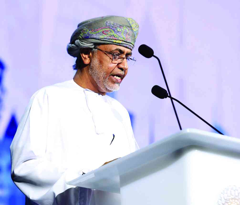 "» خليفة بن سعيد خلال إلقاء كلمته في المنتدى"