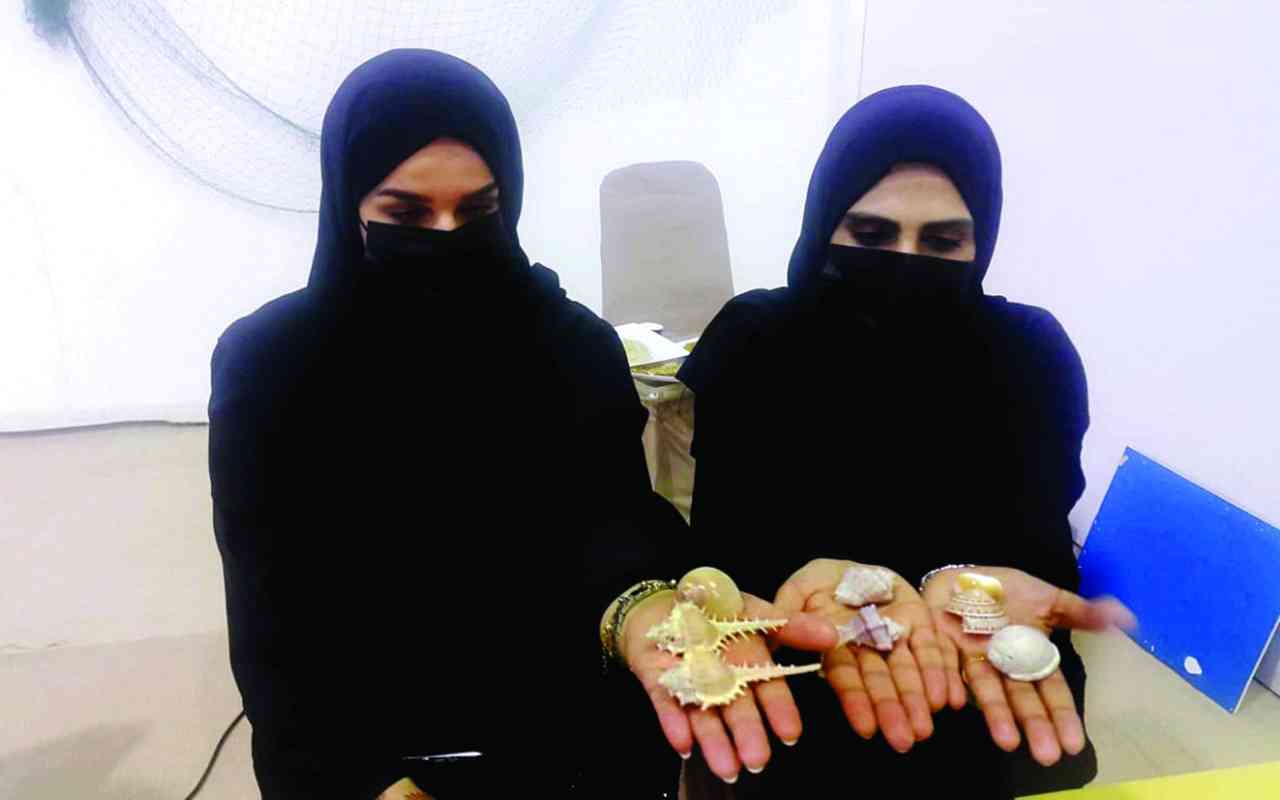 «البعو».. أشكال وألوان ووظائف حياتية