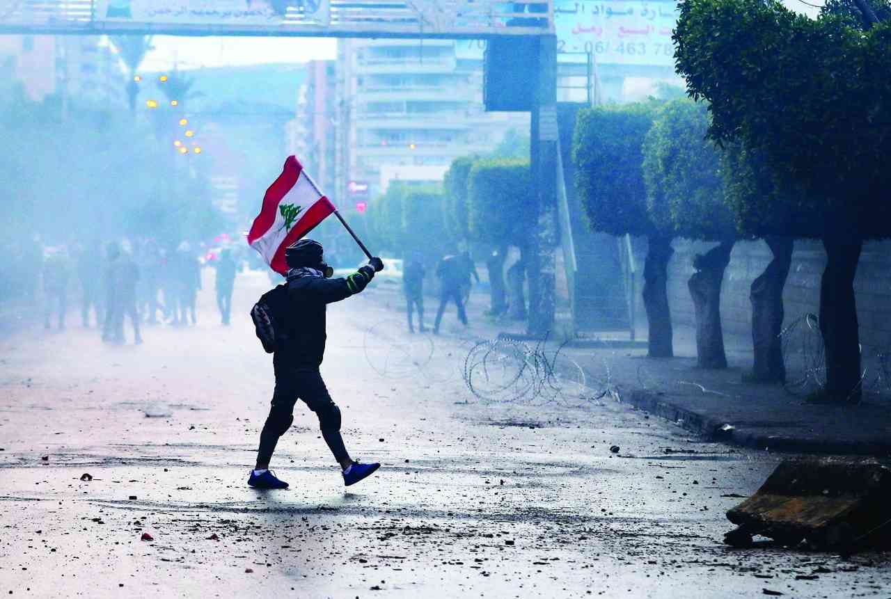 خلط أوراق في لبنان بين سياسة وقضاء