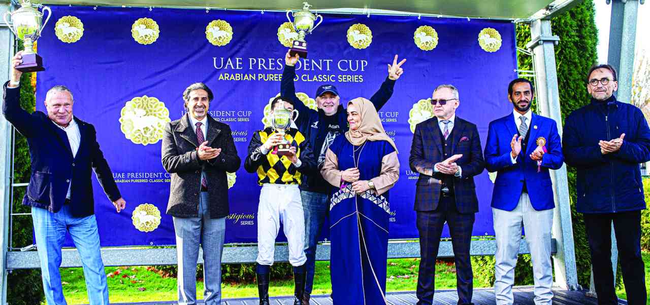 "إيمان السلامي وفيصل الرحماني وسعيد المهيري خلال مراسم التتويج | البيان"
