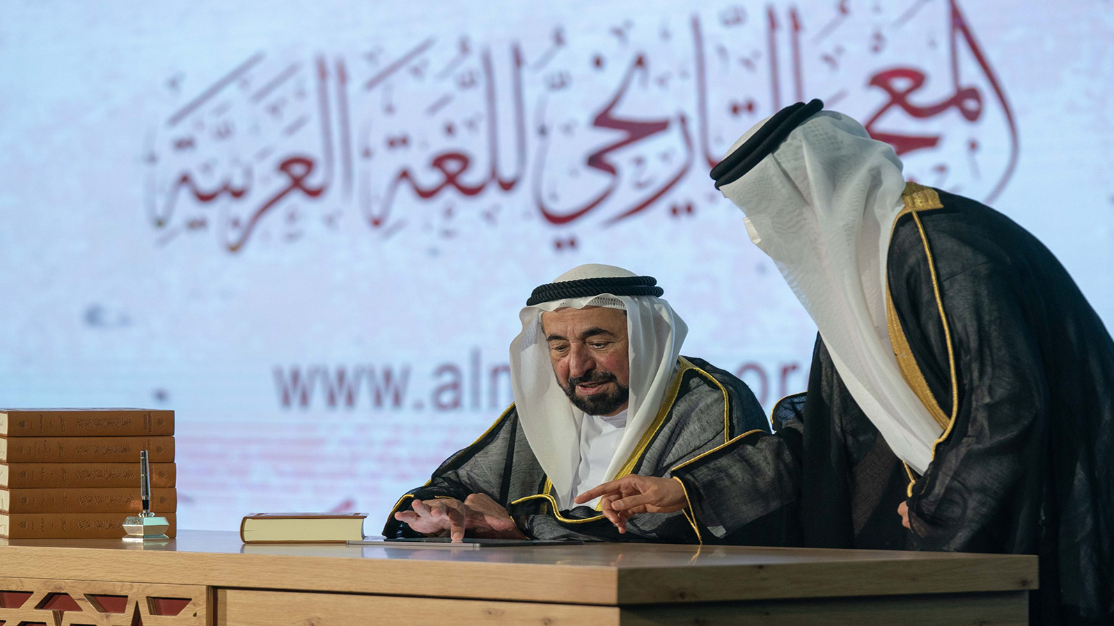 حاكم الشارقة يطلق الأجزاء الـ 17 الأولى من "المعجم التاريخي للغة العربية"
