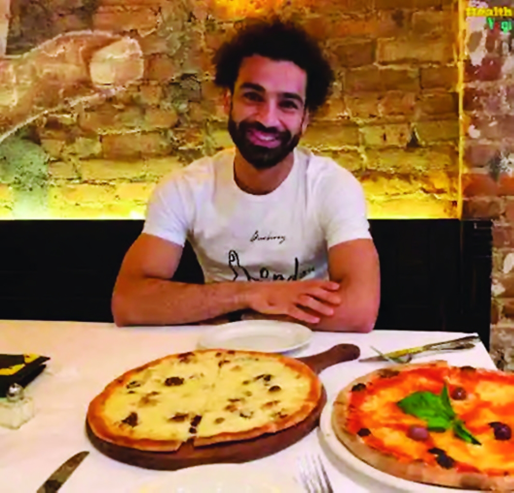 البيتزا تشعر محمد صلاح بالذنب والكشري يمنحه «السعادة»