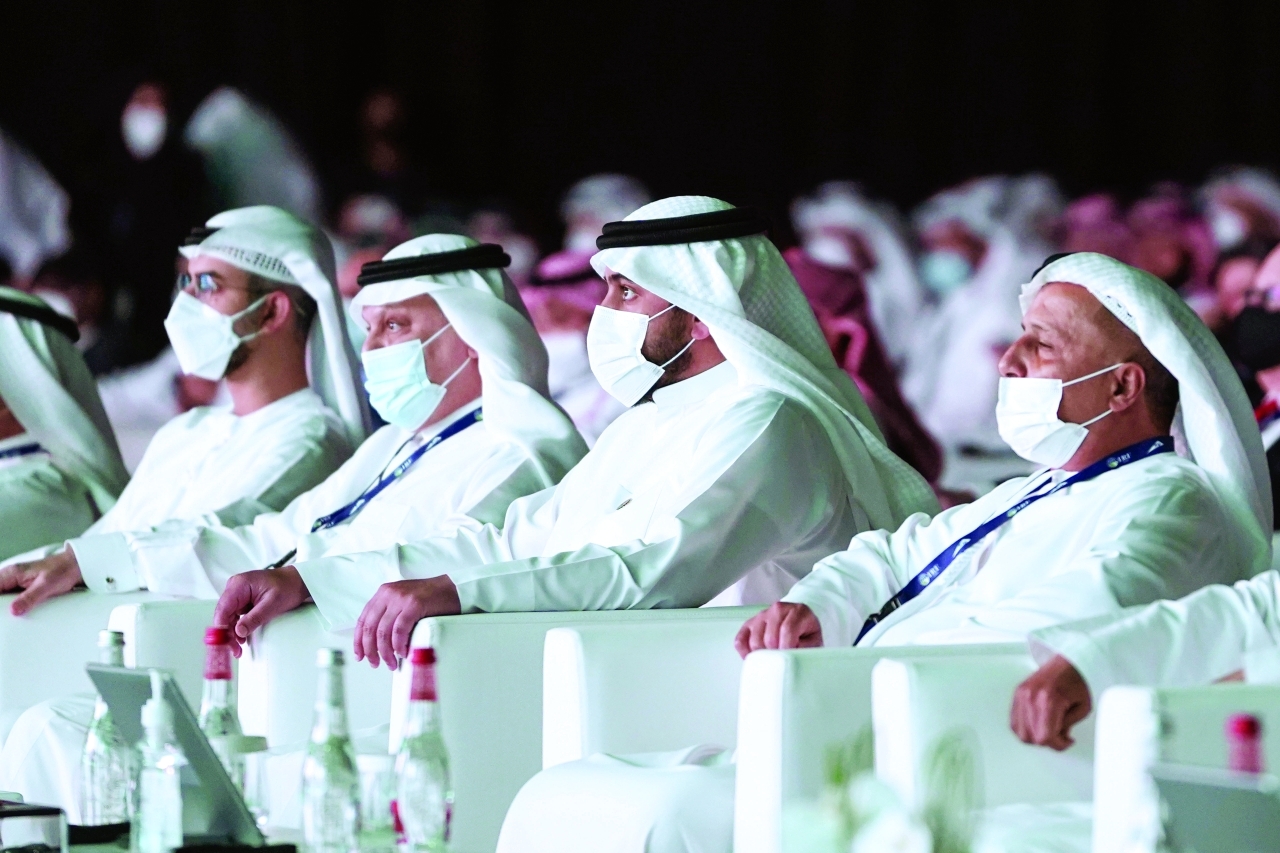 أحمد بن محمد يفتتح مؤتمر ومعرض الاتحاد الدولي للطرق