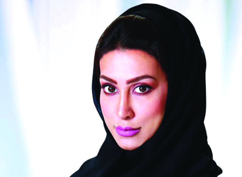"خديجة البستكي"