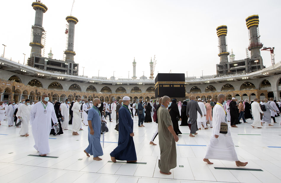 شؤون الحرمين تفتتح المسارات الخاصة بحركة المعتمرين والمصلين