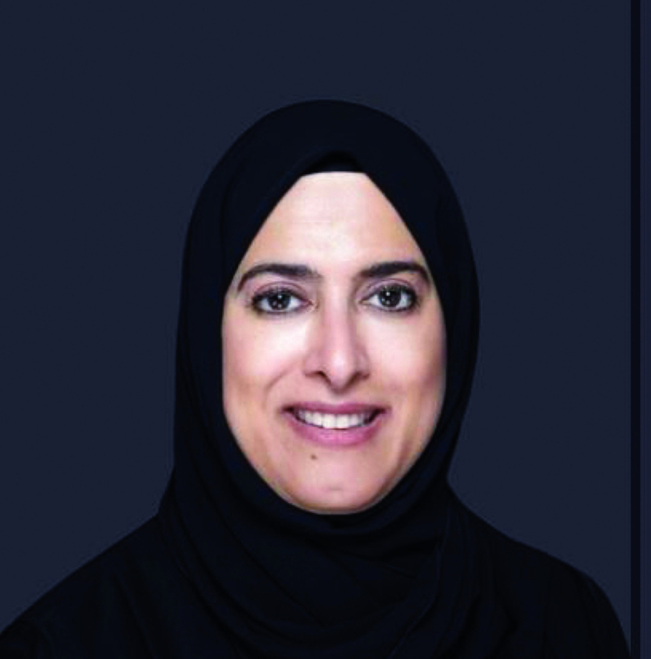 "عائشة الملا"