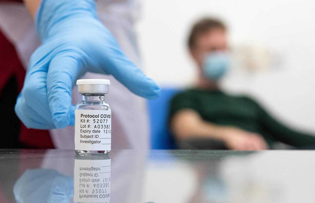 وسط تهديد "أوميكرون".. مراكز السيطرة على الأمراض الأمريكية توصي بجرعة معززة للبالغين