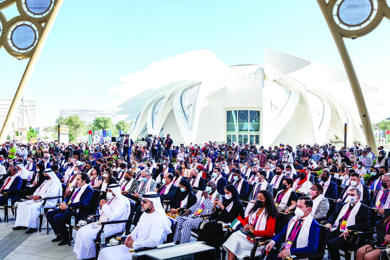 "» احتفالية رفع علم الإمارات وعزف النشيد الوطني في ساحة الوصل شهدت حضوراً كثيفاً | من المصدر"