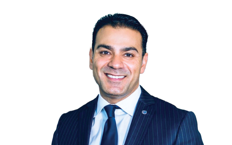 "أيمن عاشور"