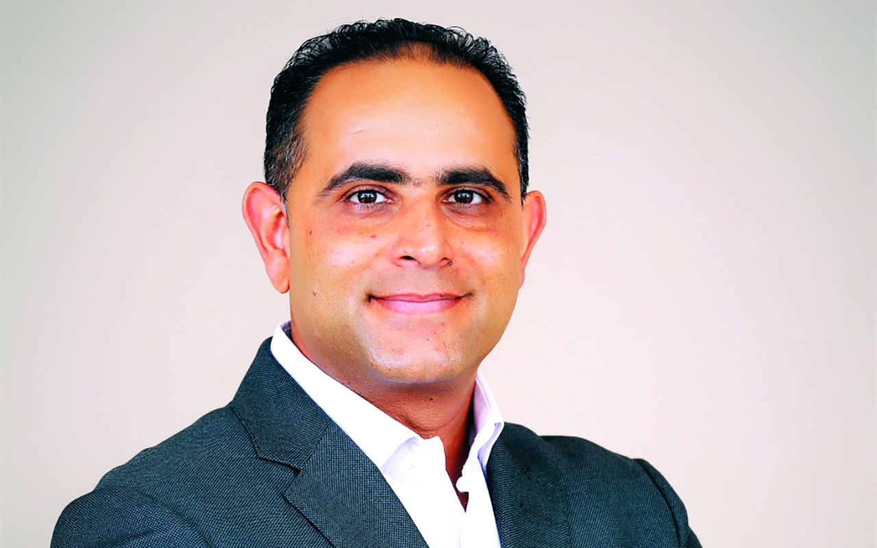 "صفدار بادامي"