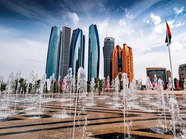 نهج الإمارات في تقليص أيام العمل مواكبة لممارسات عالمية