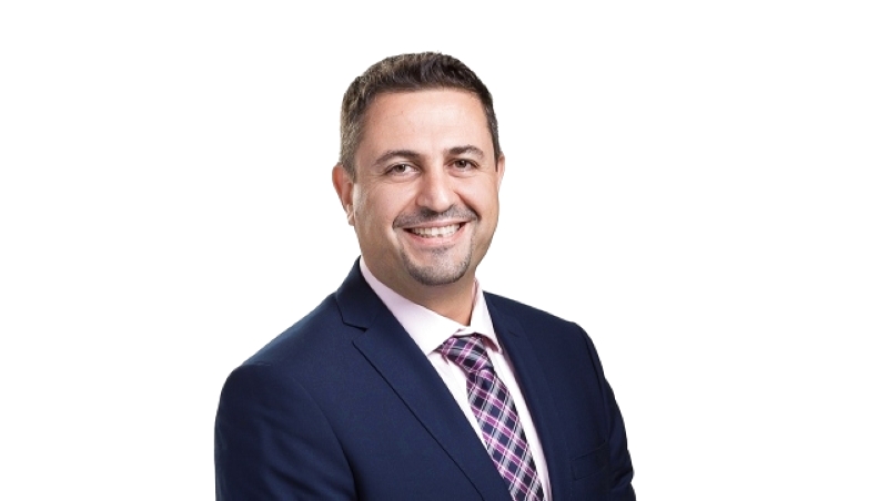"إميل أبو صالح"