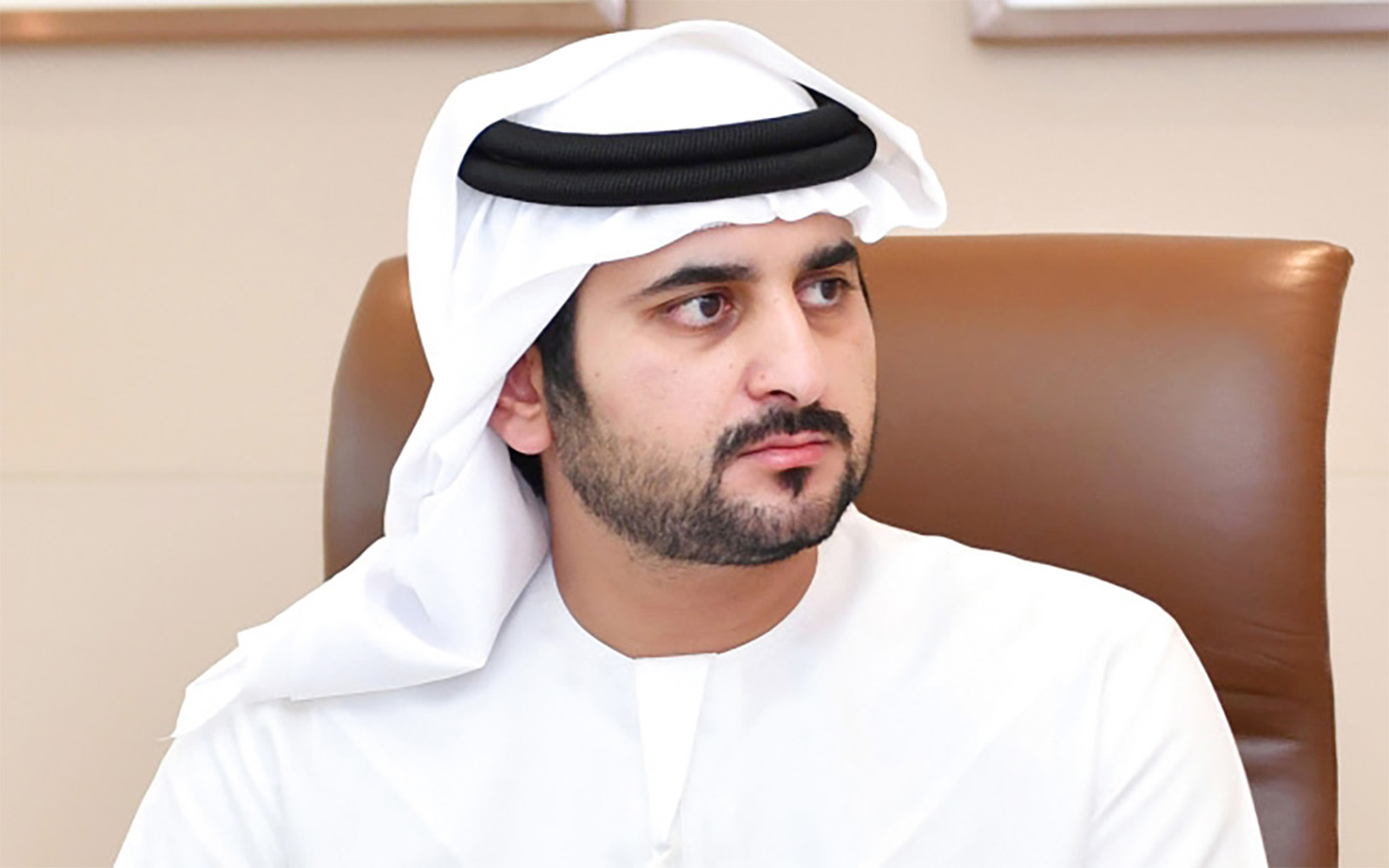 مكتوم بن محمد يعلن إدراج "إمباور" في سوق دبي المالي
