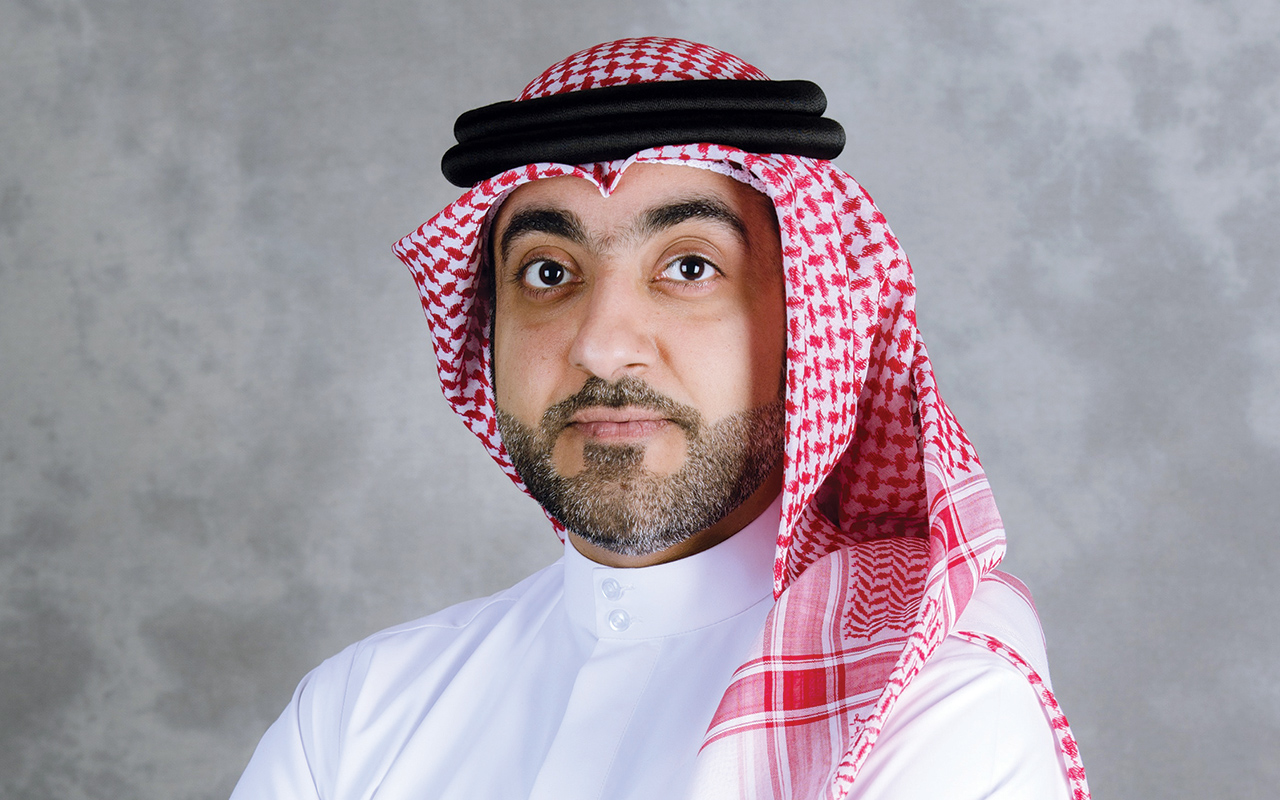 "عبد العزيز المدفع"