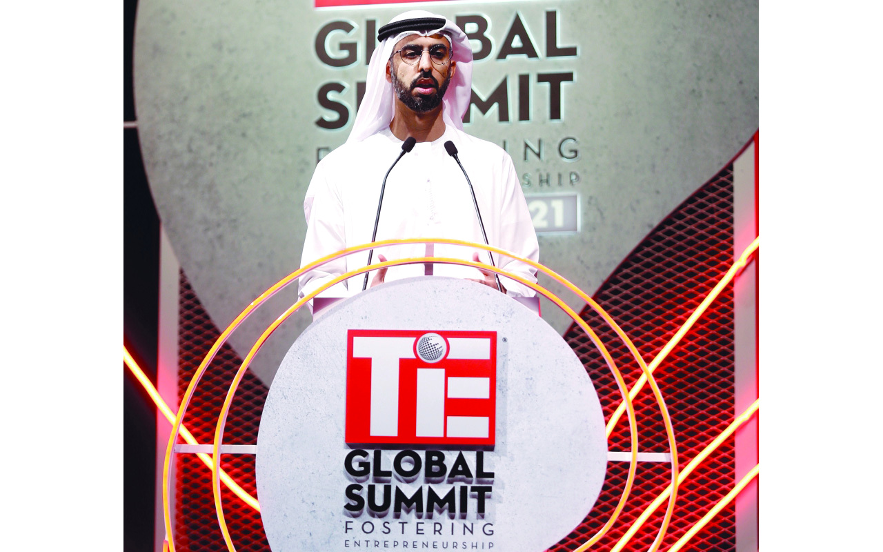 "عمر سلطان العلماء يتحدث خلال قمة تاي العالمية 2021» للابتكار وريادة الأعمال في اكسبو ــ تصوير: خافير ويلسون"