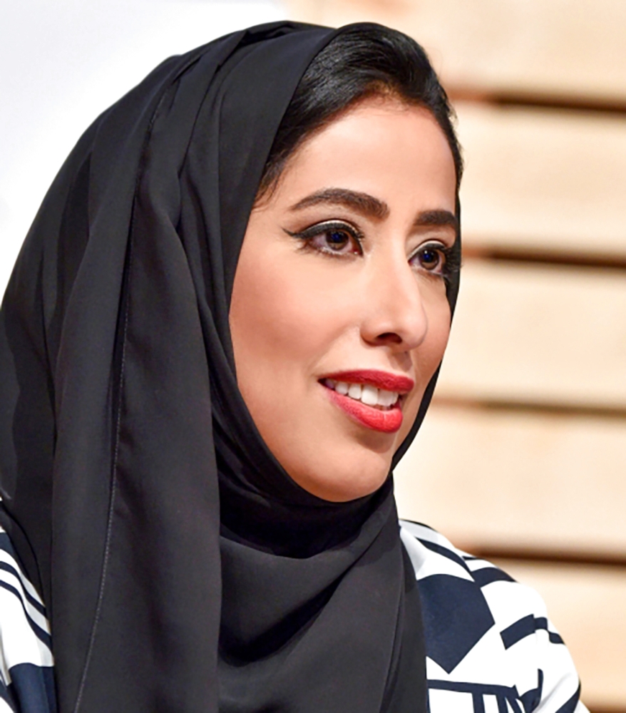 "الصورة الرسمية الجديدة المعتمدة لسعادة منى غانم المرّي، المدير العام للمكتب الإعلامي لحكومة دبي رئيسة نادي دبي للصحافة"