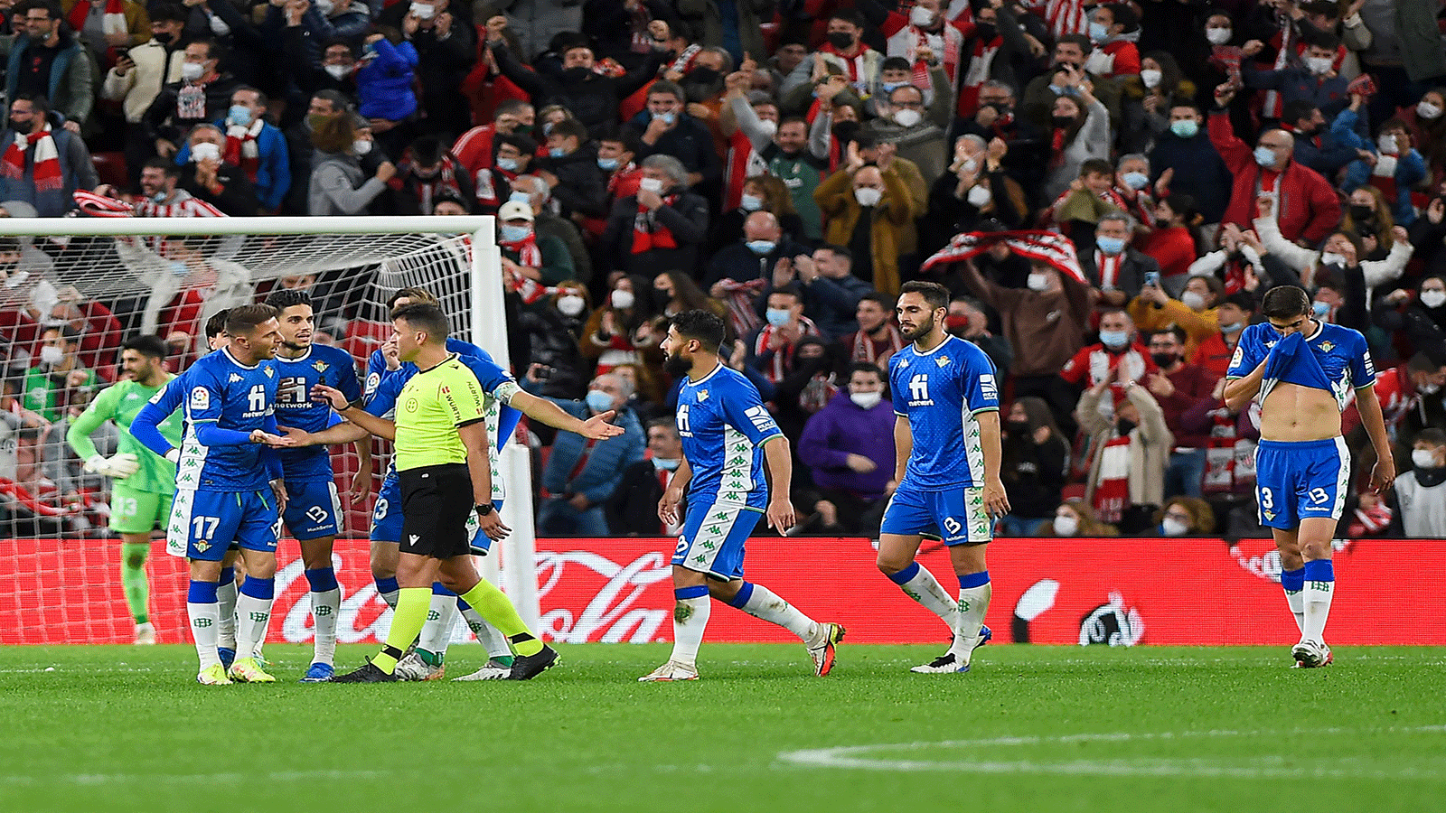 بلباو يعرقل صحوة بيتيس بثلاثية مثيرة في الدوري الإسباني