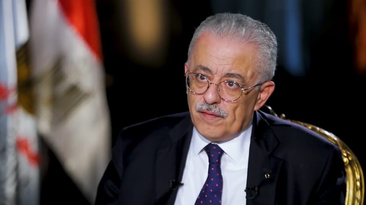 راتب خيالي لمدرس يثير جدلاً كبيراً في مصر