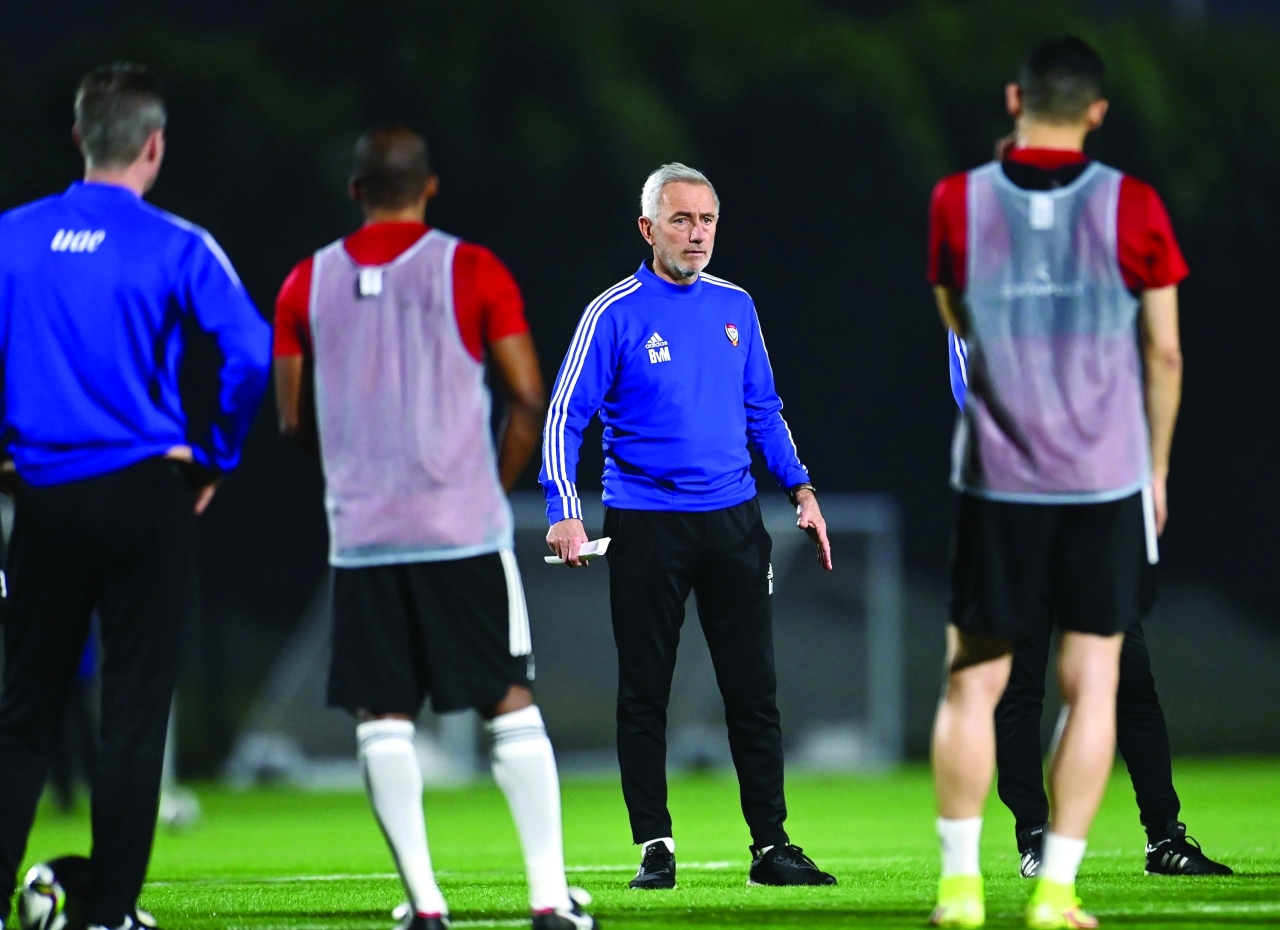 "فان مارفيك خلال تدريب سابق للمنتخب | أرشيفية"