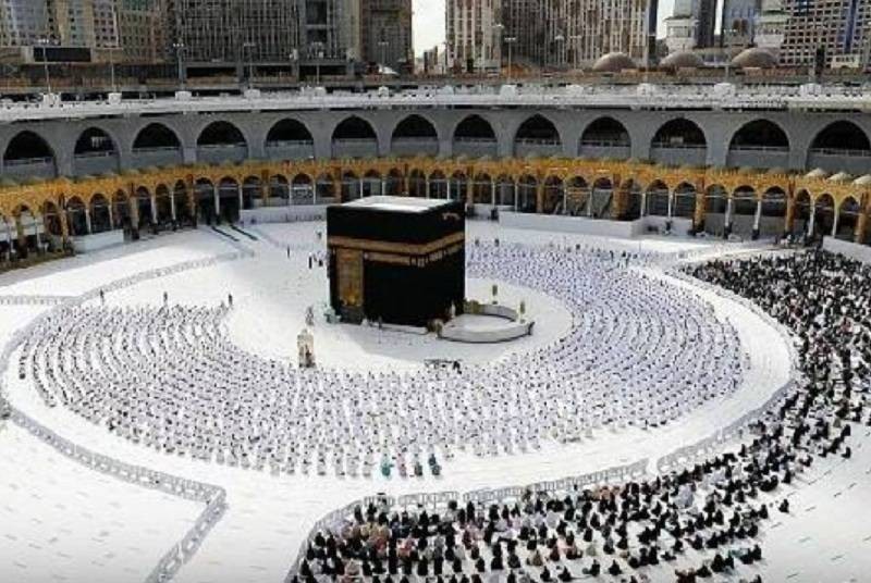 السعودية تعلن إلغاء تكرار العمرة