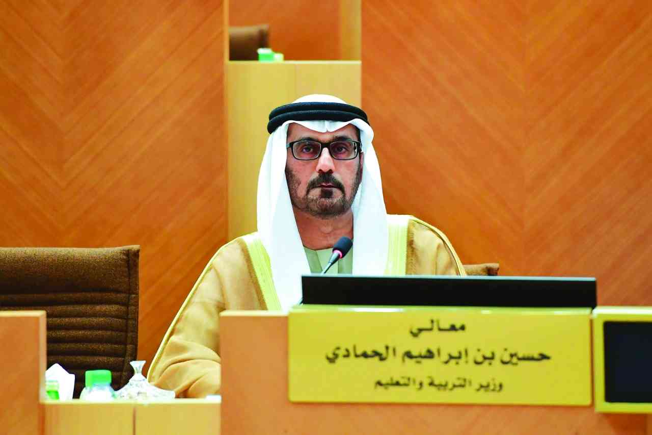"حسين الحمادي خلال الجلسة"
