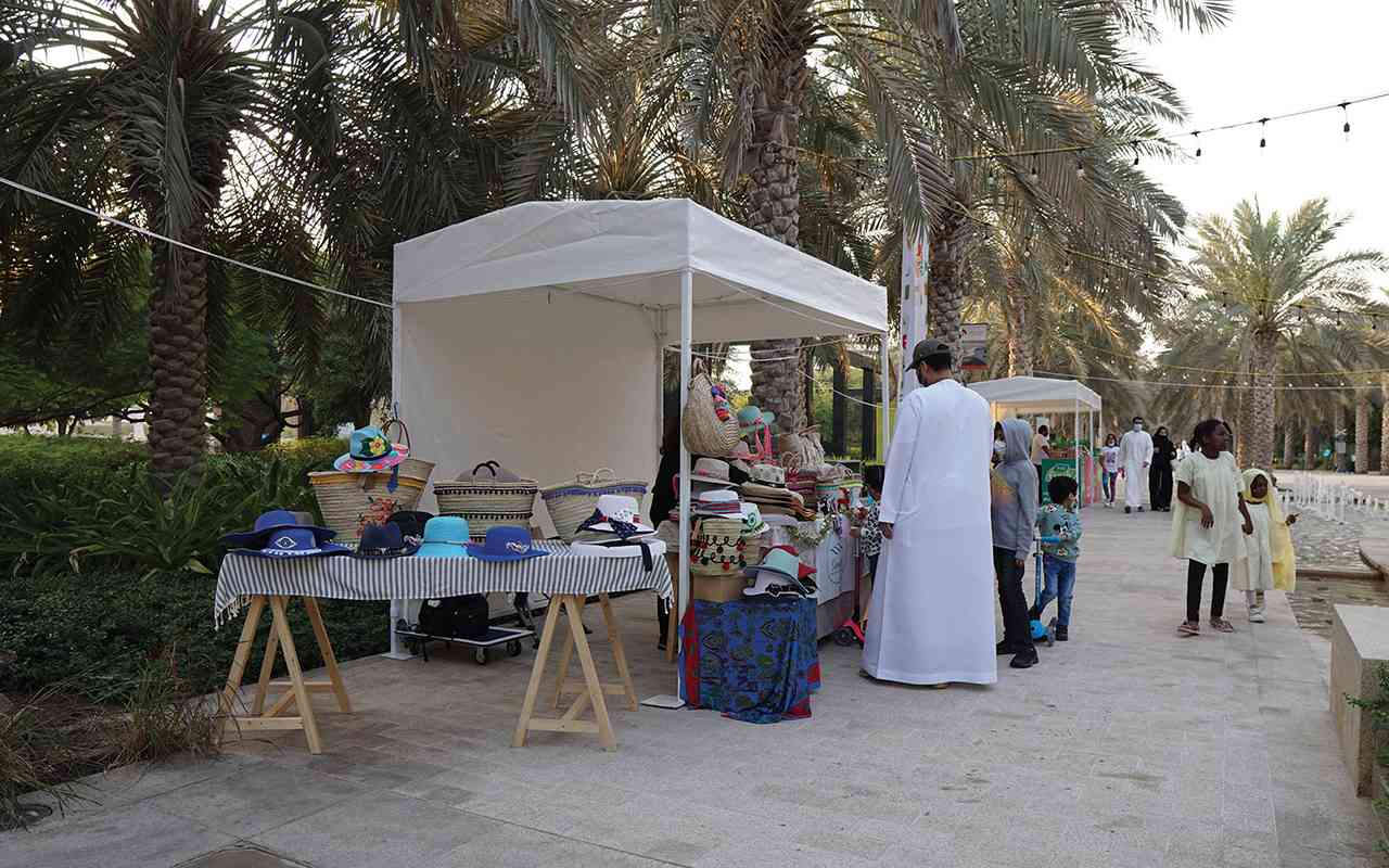 «سوق الحديقة» يقدم أنشطة وخيارات تسوق عديدة في حديقة أم الإمارات