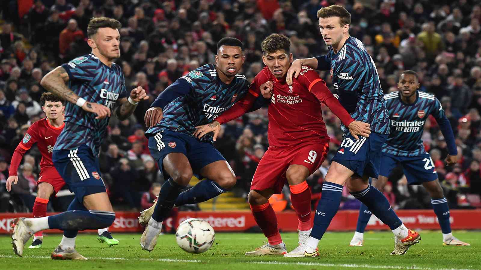 أرسنال "المنقوص" يتعادل مع ليفربول ويقترب من نهائي كأس الرابطة