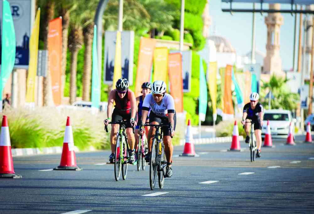 «دبي الرياضي» يفتح باب التسجيل لـ «ترايثلون السيدات»