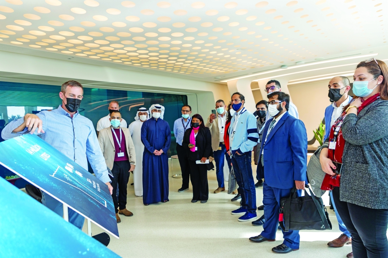 "جانب من الزيارات الفنية إلى ديب دايف دبي"