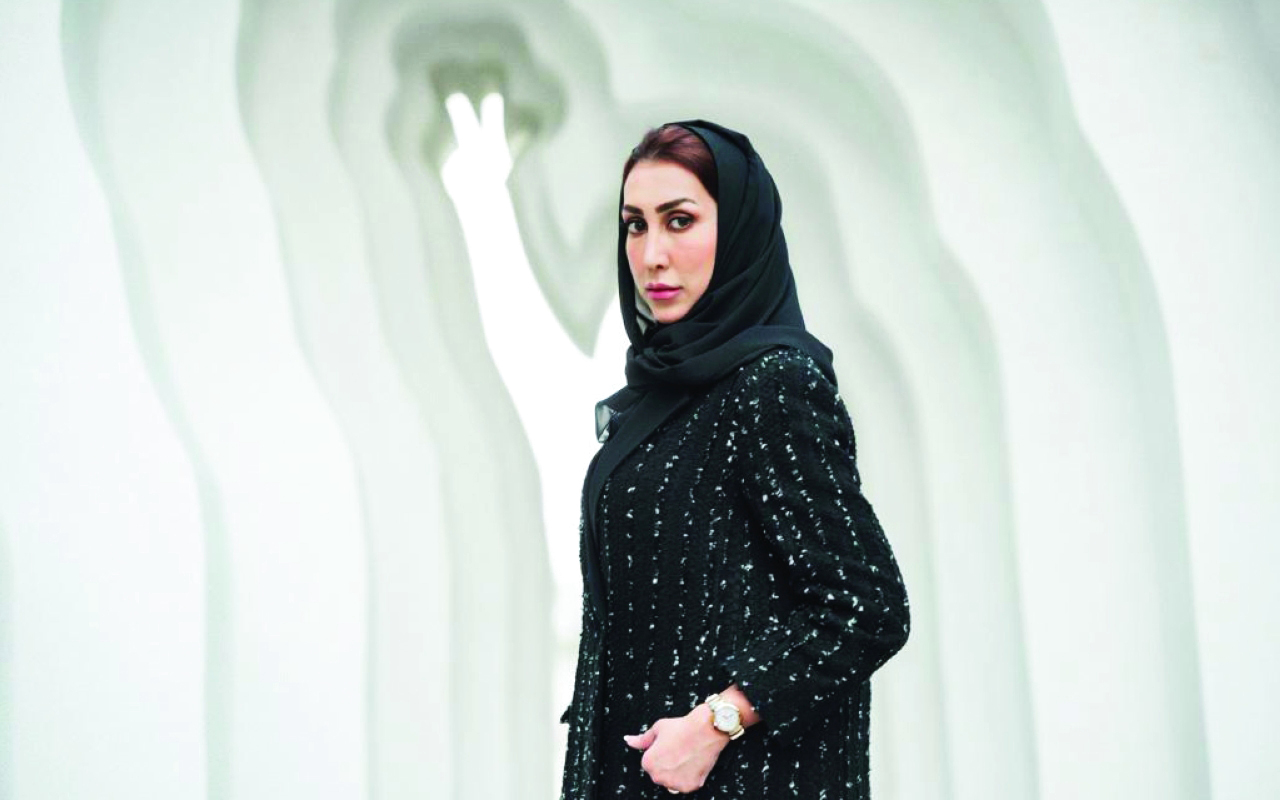 "خديجة البستكي"