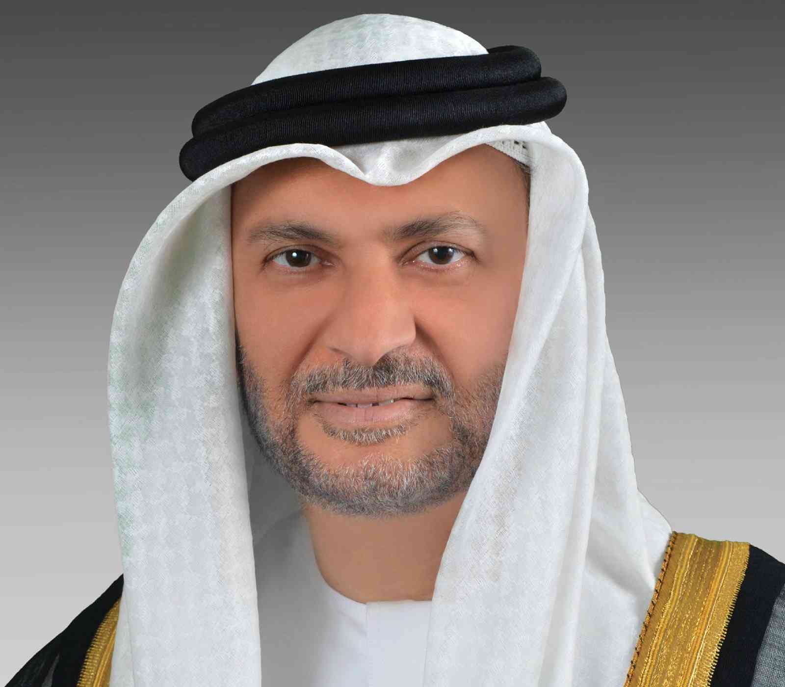 قرقاش: الإمارات ستبقى شعاع الأمل واعتذار رئيس وزراء الصومال يفتح صفحة جديدة