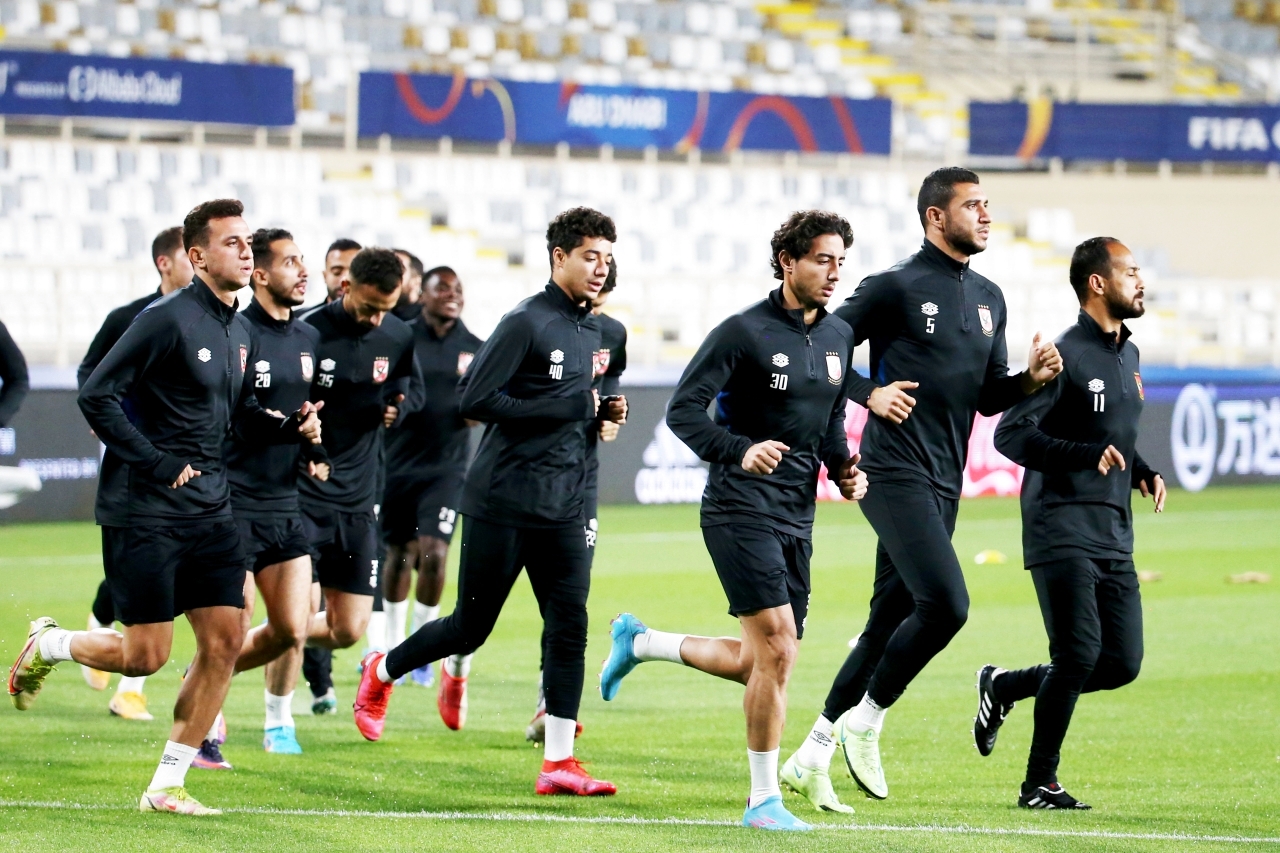 "من تدريبات الأهلي في أبو ظبي | البيان"