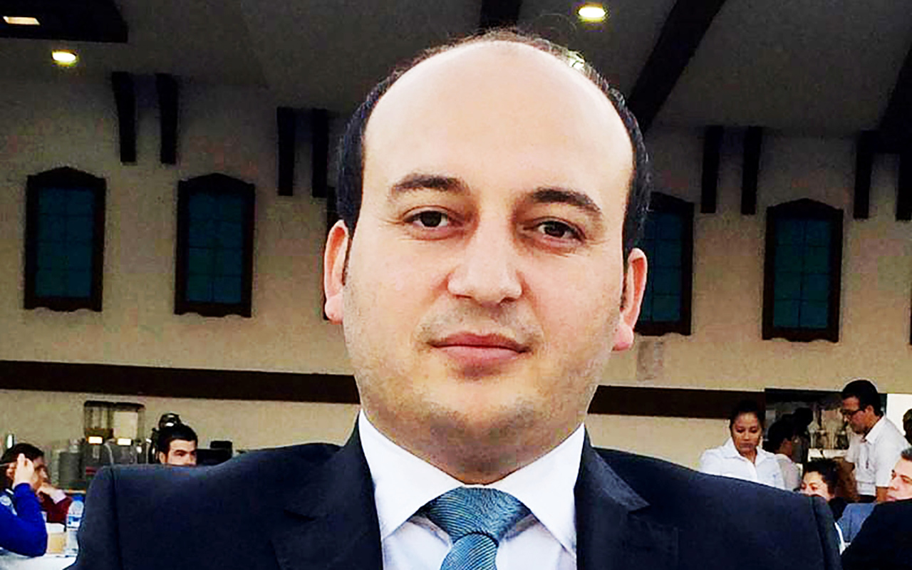 "مصطفى خالد"